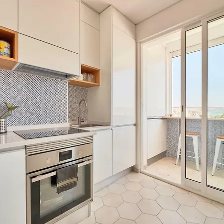 Apartment Alfredo Da Silva 3 Lisbon
